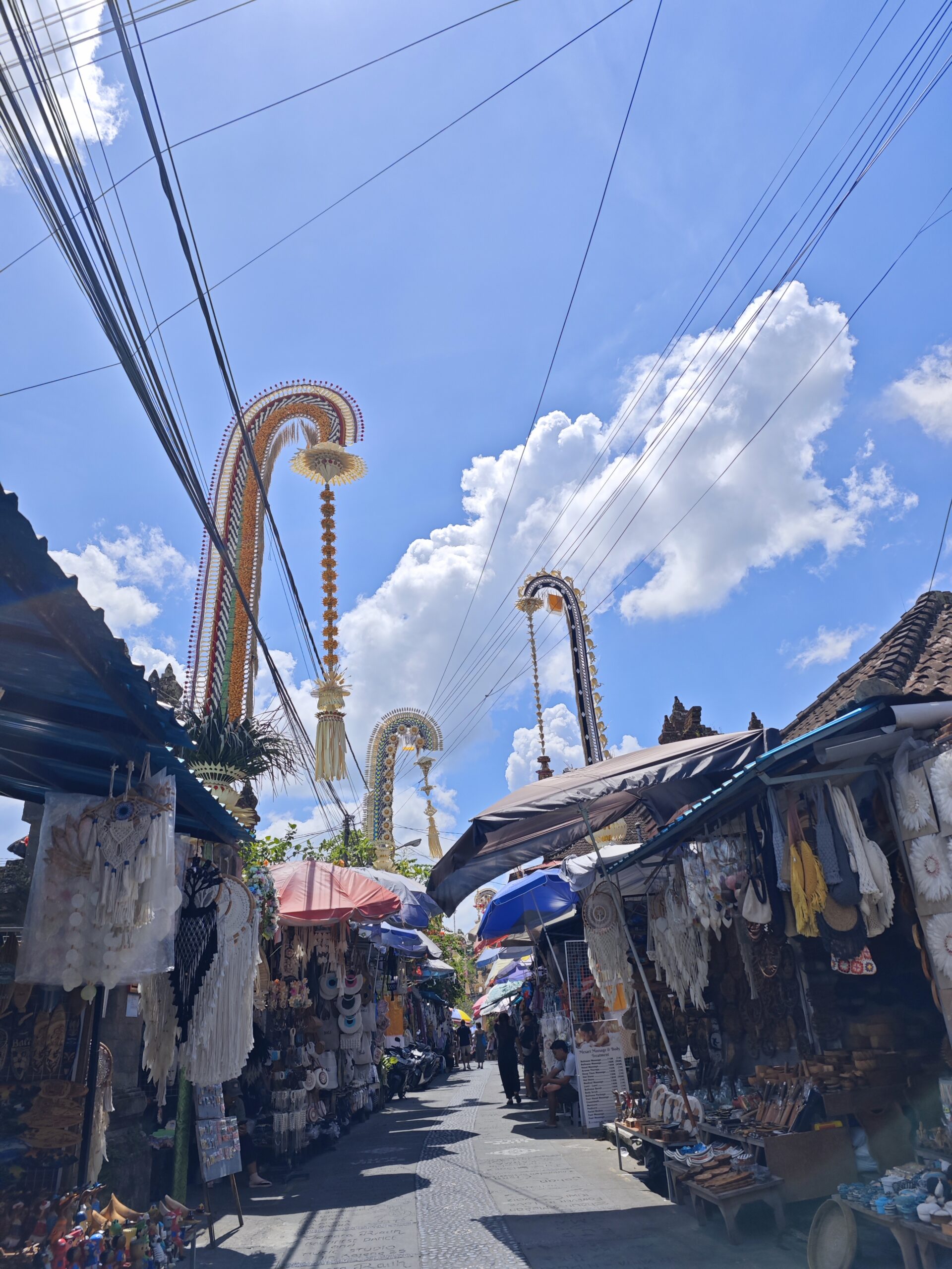 Geschmückte Straßen in ubud